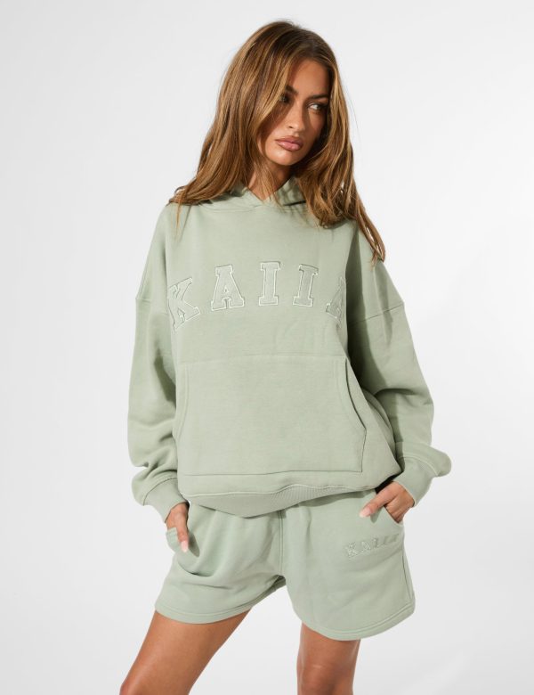 Kaiia Sweat Logo Shorts in Sage Green Angebot – Bild 3